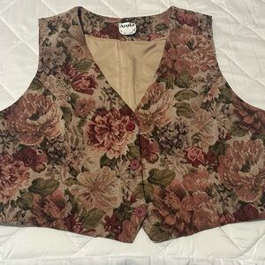 Arula Earthy Floral Tapestry